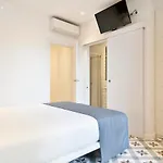 Uma Sagrada Familia Апартаменты *