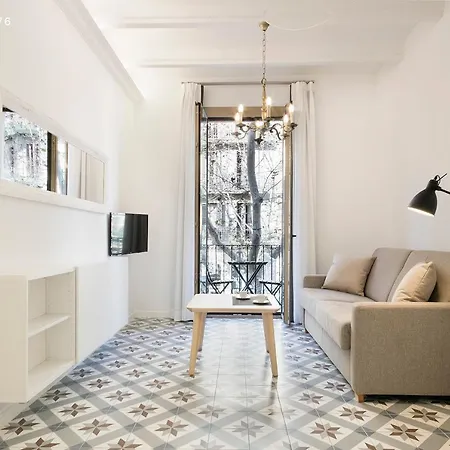 Uma Sagrada Familia Apartment *