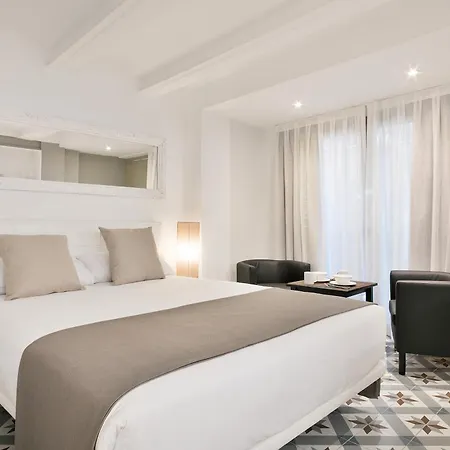Uma Sagrada Familia Apartment *