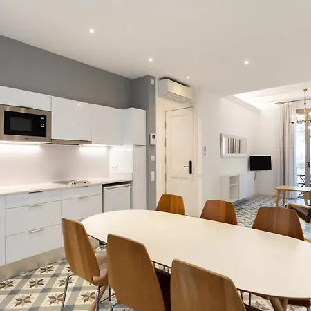 Uma Sagrada Familia Apartment *